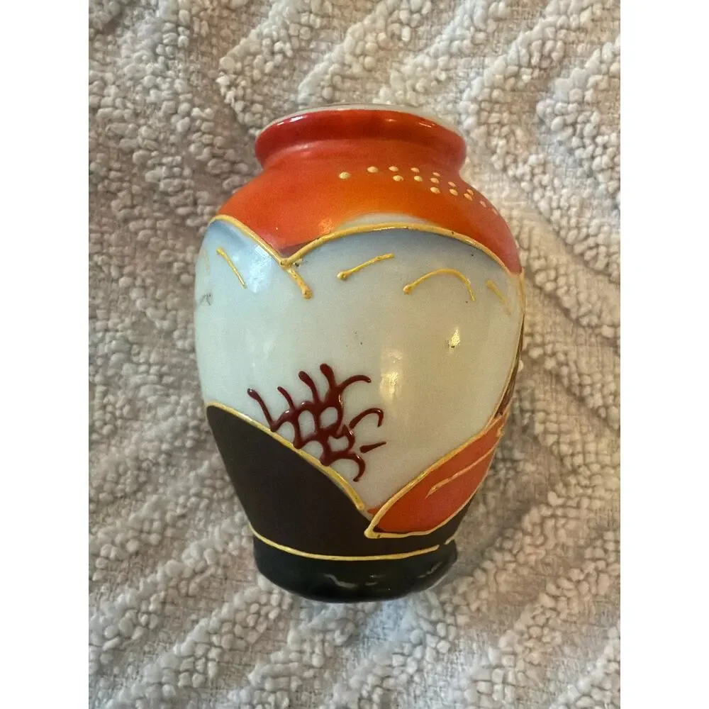 Vintage Porcelain Japanese Vase Woman Design Gold Accents Occupied Japan 2.75